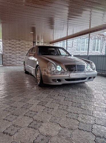 Mercedes E 240 2000, 195,343 km - 2.6 l - Zaqatala