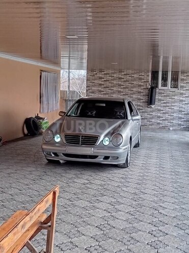 Mercedes E 240 2000, 195,343 km - 2.6 l - Zaqatala