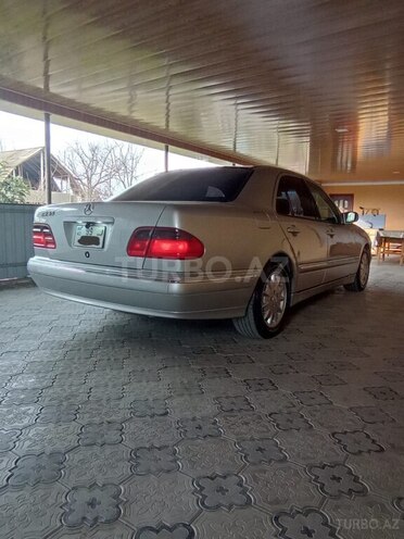 Mercedes E 240 2000, 195,343 km - 2.6 l - Zaqatala