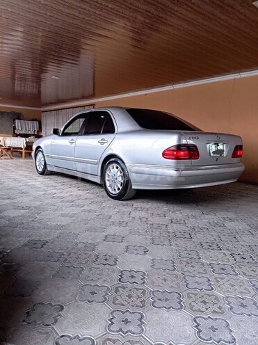 Mercedes E 240 2000, 195,343 km - 2.6 l - Zaqatala