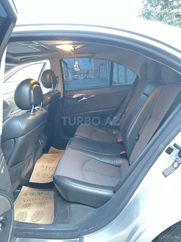 Mercedes E 240 2002, 257,000 km - 2.6 л - Zaqatala