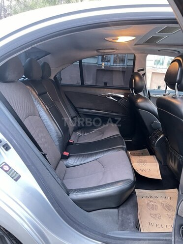 Mercedes E 240 2002, 257,000 km - 2.6 л - Zaqatala