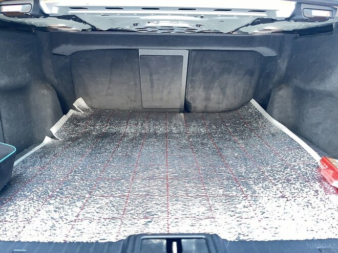 Mercedes E 240 2002, 257,000 km - 2.6 л - Zaqatala