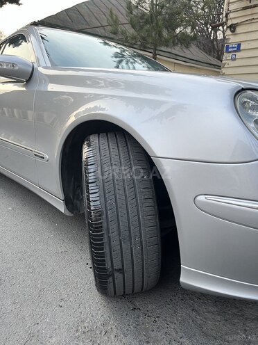 Mercedes E 240 2002, 257,000 km - 2.6 л - Zaqatala