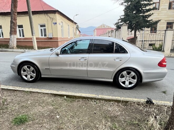 Mercedes E 240 2002, 257,000 km - 2.6 л - Zaqatala