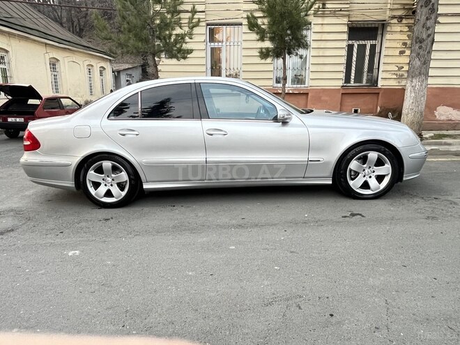 Mercedes E 240 2002, 257,000 km - 2.6 л - Zaqatala