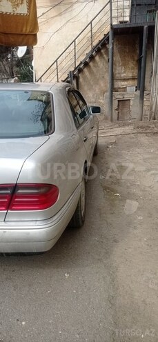 Mercedes E 240 1998, 244,988 km - 2.4 l - Bakı