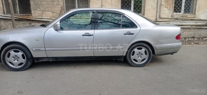 Mercedes E 240 1998, 244,988 km - 2.4 l - Bakı