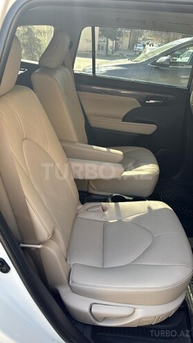 Toyota Highlander 2023, 9,000 km - 2.0 l - Bakı