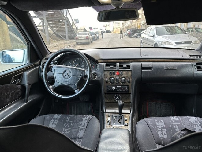 Mercedes E 200 1997, 314,000 km - 2.0 l - Bakı