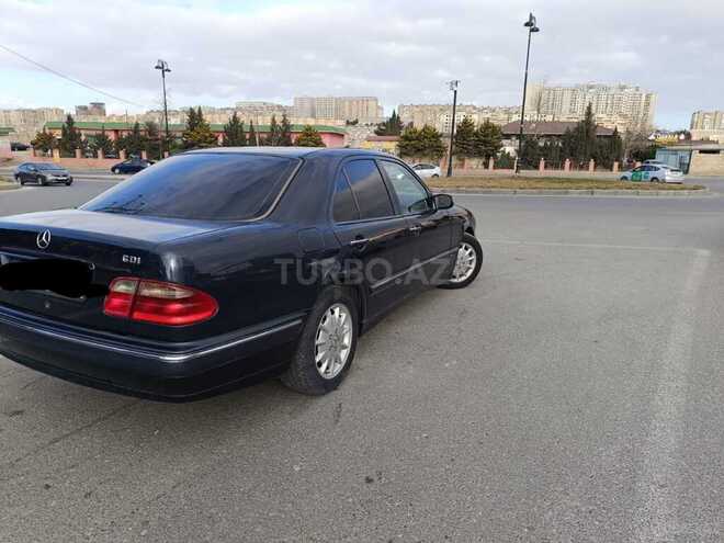 Mercedes E 220 2000, 390,000 km - 2.2 l - Bakı