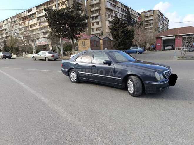 Mercedes E 220 2000, 390,000 km - 2.2 l - Bakı