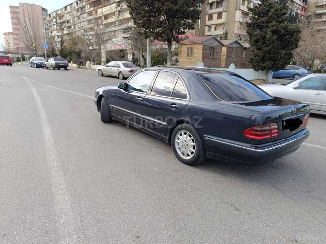 Mercedes E 220 2000, 390,000 km - 2.2 l - Bakı