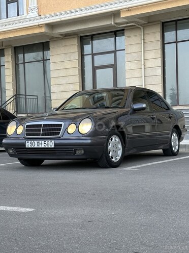 Mercedes E 240 1998, 300,000 km - 2.4 l - Sumqayıt