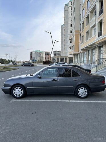 Mercedes E 240 1998, 300,000 km - 2.4 l - Sumqayıt