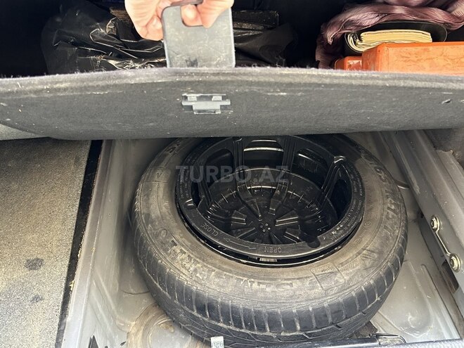Mercedes E 240 1998, 300,000 km - 2.4 l - Sumqayıt