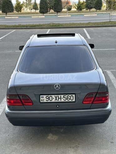 Mercedes E 240 1998, 300,000 km - 2.4 l - Sumqayıt