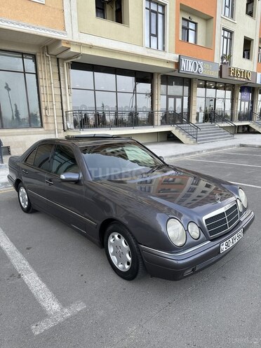 Mercedes E 240 1998, 300,000 km - 2.4 l - Sumqayıt