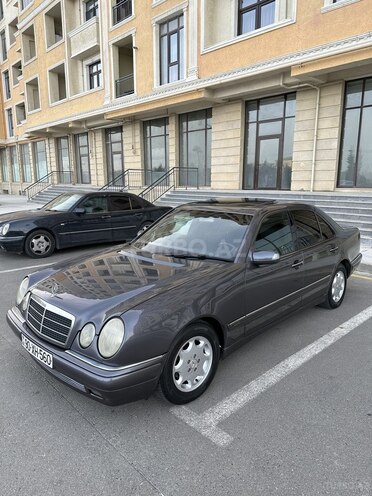 Mercedes E 240 1998, 300,000 km - 2.4 l - Sumqayıt