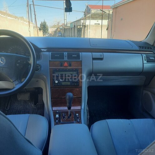 Mercedes E 220 1999, 342,553 km - 2.2 l - Bakı