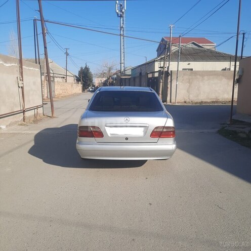 Mercedes E 220 1999, 342,553 km - 2.2 l - Bakı