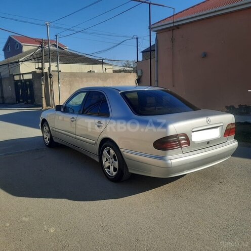 Mercedes E 220 1999, 342,553 km - 2.2 l - Bakı