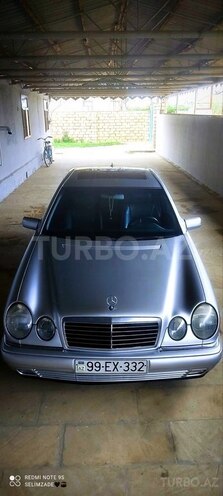 Mercedes E 240 1999, 448,000 km - 2.4 l - Salyan