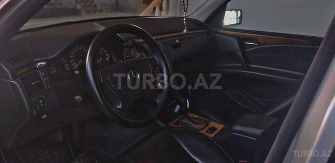 Mercedes E 240 1999, 448,000 km - 2.4 l - Salyan