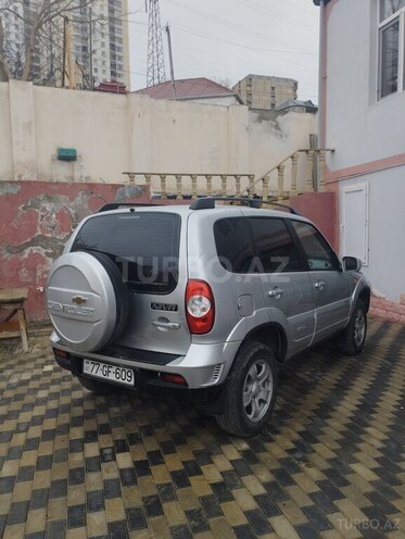Chevrolet Niva 2010, 180,000 km - 1.7 л - Lerik
