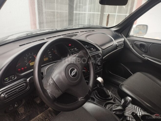 Chevrolet Niva 2010, 180,000 km - 1.7 л - Lerik