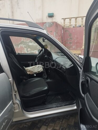 Chevrolet Niva 2010, 180,000 km - 1.7 л - Lerik