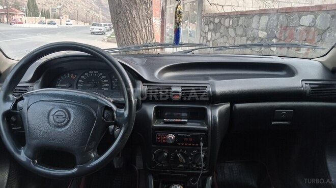 Opel Astra 1993, 160,000 km - 1.6 l - Şəki