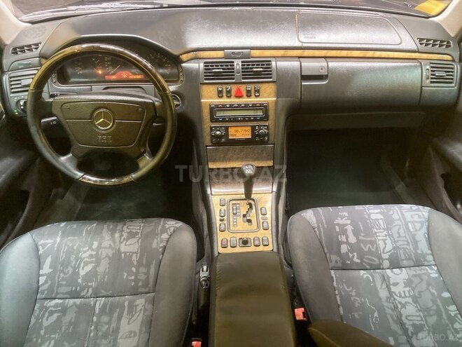 Mercedes E 280 1999, 280,000 km - 2.8 l - Bakı