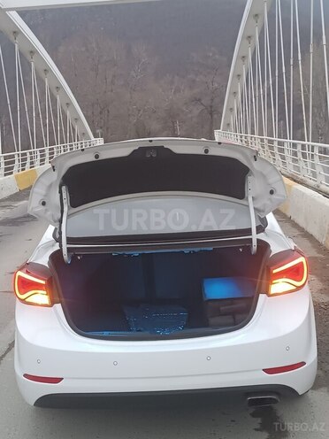 Hyundai Elantra 2014, 170,000 km - 1.6 л - Şəki