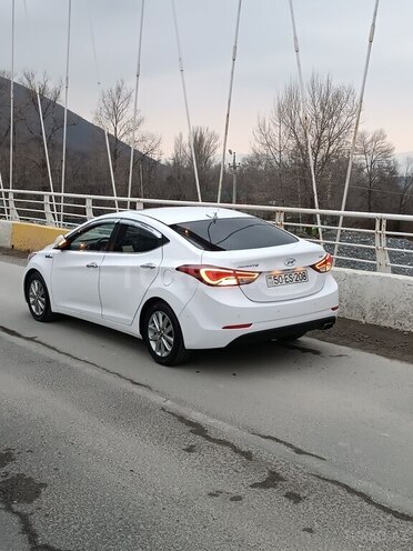 Hyundai Elantra 2014, 170,000 km - 1.6 л - Şəki