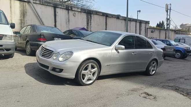 Mercedes E 220 2002, 380,000 km - 2.2 l - Bakı