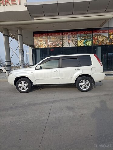 Nissan X-Trail 2004, 374,000 km - 2.0 л - Qusar