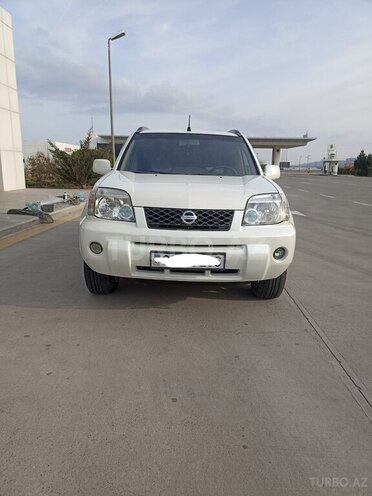 Nissan X-Trail 2004, 374,000 km - 2.0 л - Qusar