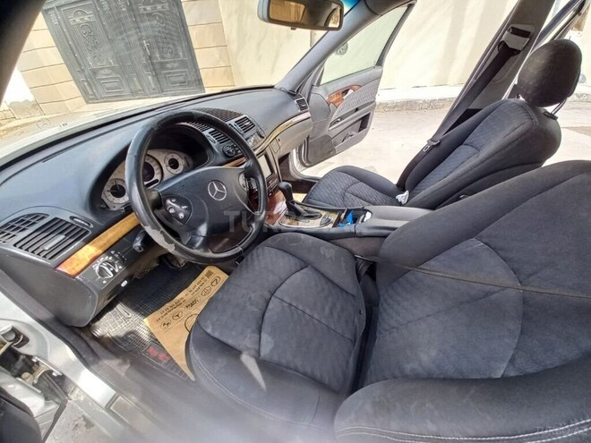 Mercedes E 220 2002, 524,560 km - 2.2 л - Bakı