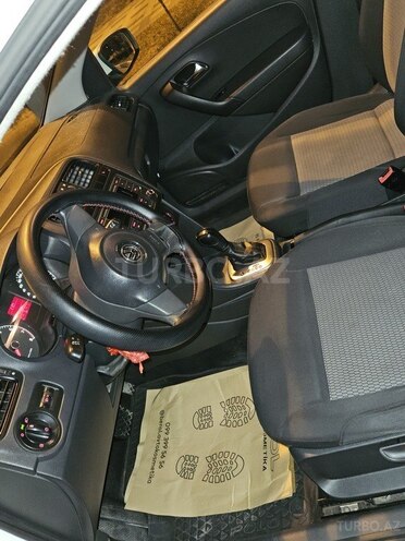 Volkswagen Polo 2013, 249,084 km - 1.6 l - Bakı