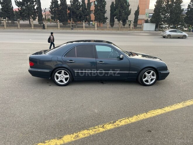 Mercedes E 240 2000, 300,000 km - 2.4 л - Gəncə