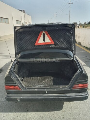 Mercedes E 200 1993, 285,000 km - 2.0 l - Bakı
