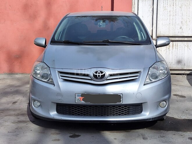 Toyota Auris 2010, 300,000 km - 1.4 l - Bakı
