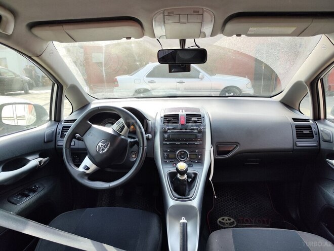 Toyota Auris 2010, 300,000 km - 1.4 l - Bakı