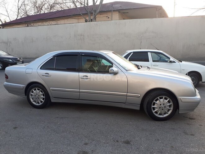 Mercedes E 220 2000, 410,000 km - 2.2 l - Bakı