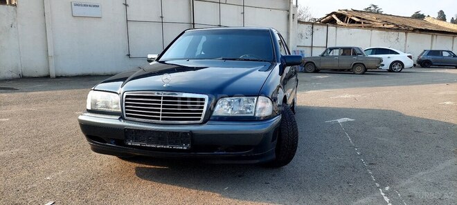 Mercedes C 180 2000, 280,300 km - 1.8 л - Gəncə