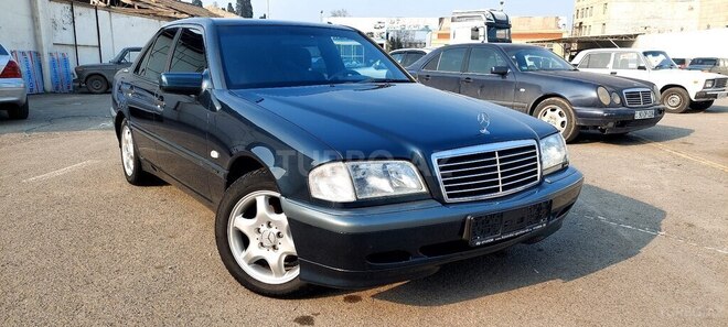 Mercedes C 180 2000, 280,300 km - 1.8 л - Gəncə