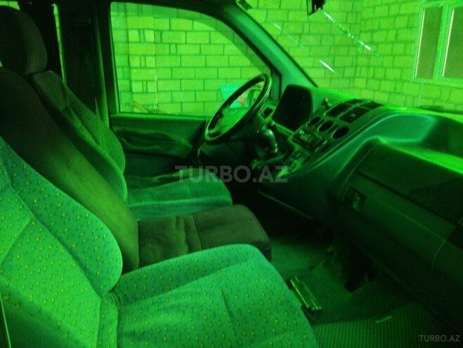 Mercedes Vito 115 2002, 435,000 km - 2.2 л - Tovuz