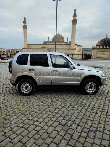 Chevrolet Niva 2010, 71,150 km - 1.7 l - Şamaxı