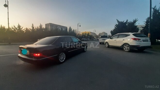 Mercedes E 230 1997, 352,896 km - 2.3 l - Bakı